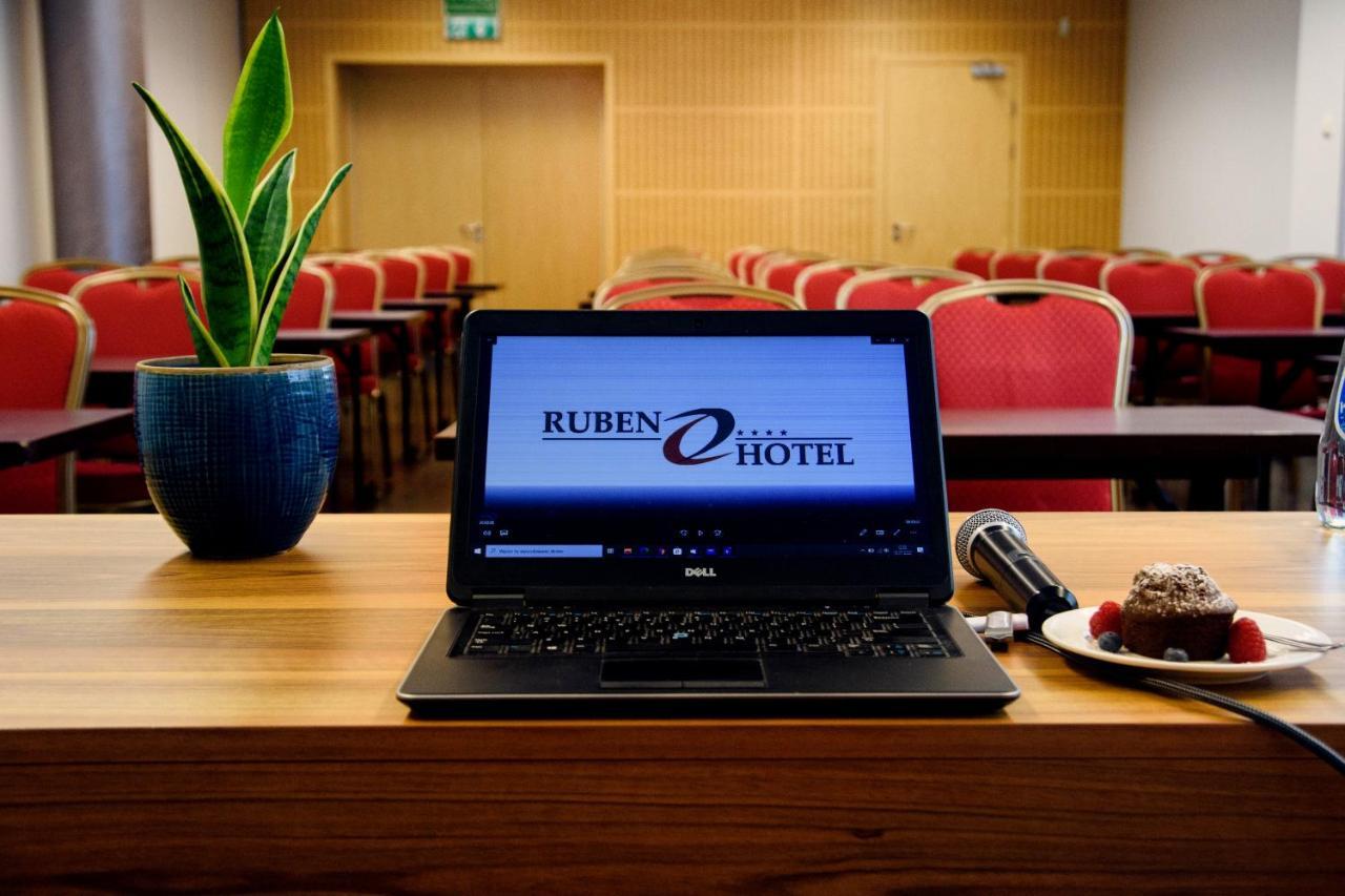 Ruben Hotel Zielona Góra Exterior foto