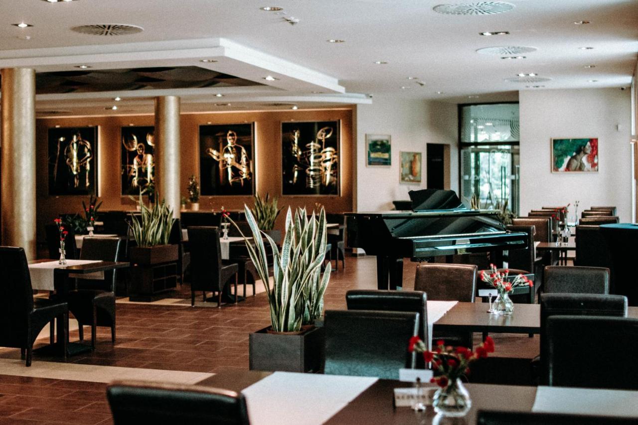 Ruben Hotel Zielona Góra Exterior foto